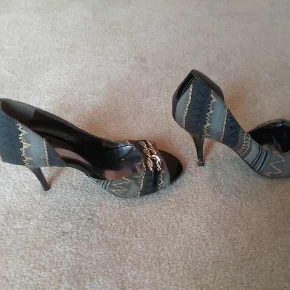 Shoes - Picture 4 of 5